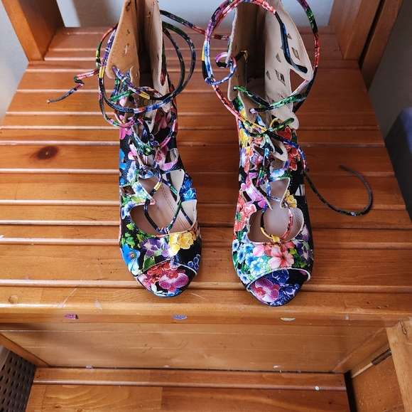 Chase & Chloe - Picture 2 of 5